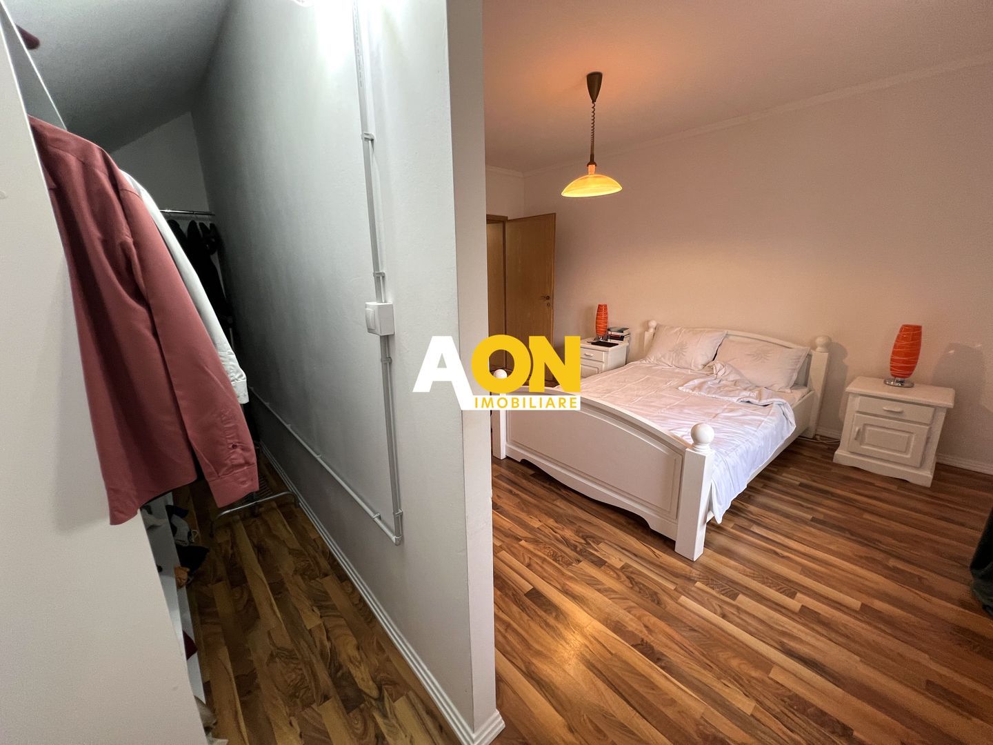 Casa de vanzare - 5 Camere, 2 Bai,  Garaj, 1000mp Teren - Poză 17