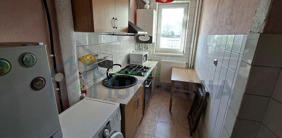 Apartament 3 camere de închiriat în zona 28 Alexandru cel Bun, etaj 4/10, cu lift - Poză 1