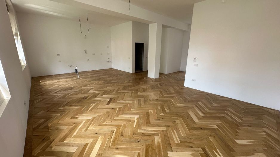 Apartament renovat în clădire istorică - are garaj - Poză 21