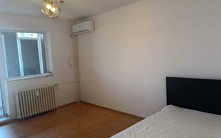 Garsoniera renovata, pet friendly, aproape de metrou - Poză 1