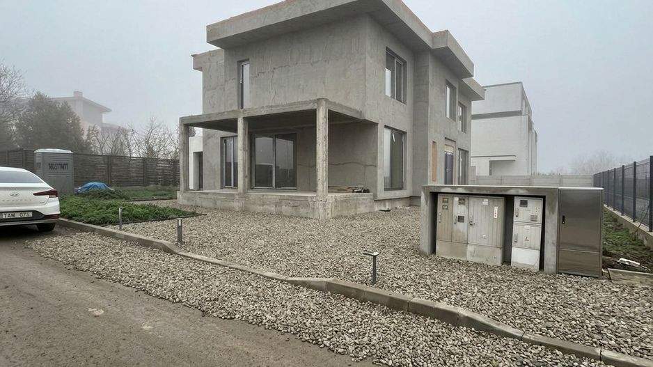 Casă P+1, 315 m² utili | Teren 1.530 m² | Pe malul lacului Ostratu - Poză 6