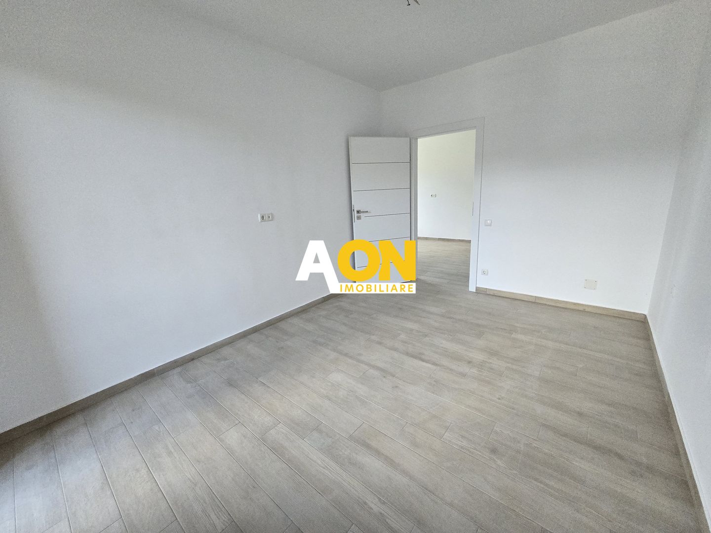 Apartament 3 Camere Bloc Nou, Zona Cetate - Poză 10