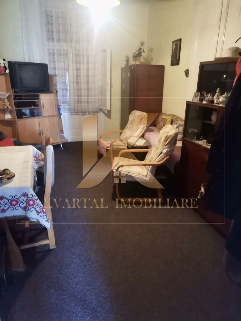 Apartament generos cu 4 camere , zona Centrală! - Poză 2