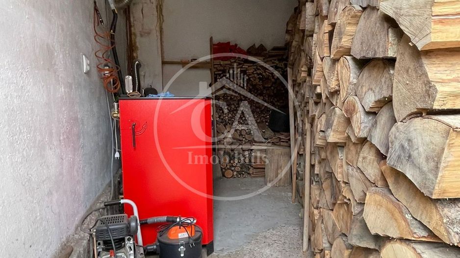 Casa de vânzare cu 8 camere de tip P+E+M in zona Rogerius, Oradea - Poză 28