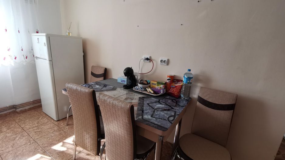 Apartament cu 2 camere de vânzare in Cetate - Poză 5