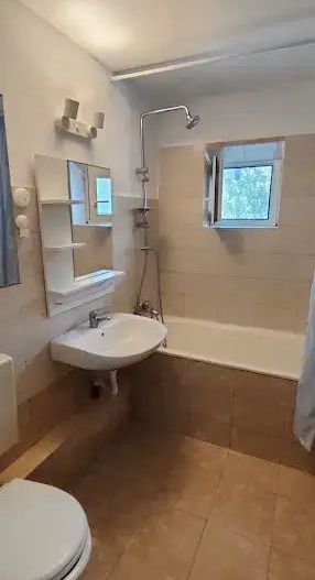 De inchiriat apartament nemobilat 3 camere decomandate Panduri, zona foarte buna - Poză 4