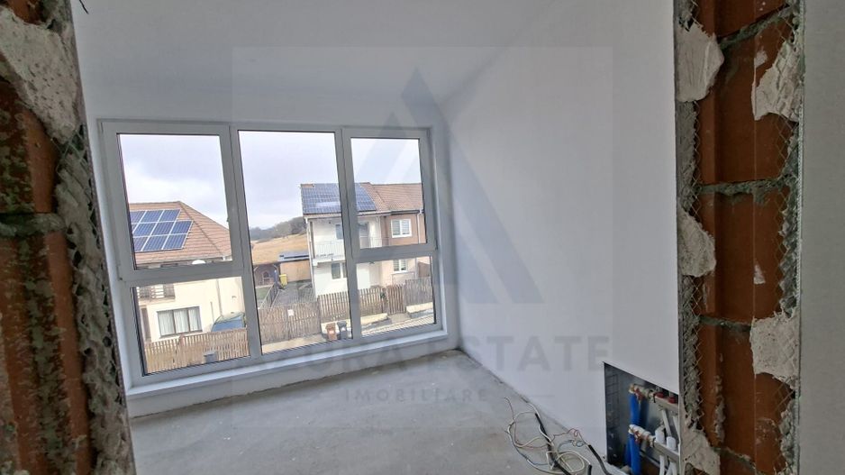 Casa moderna 4 camere 2 bai 3 locuri parcare si pivnita in Cisnadie - Poză 9