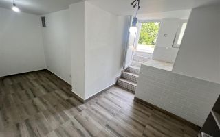 Apartament  deosebit amenajat LUX  boxa curte acces auto CENTRAL - Poză 25