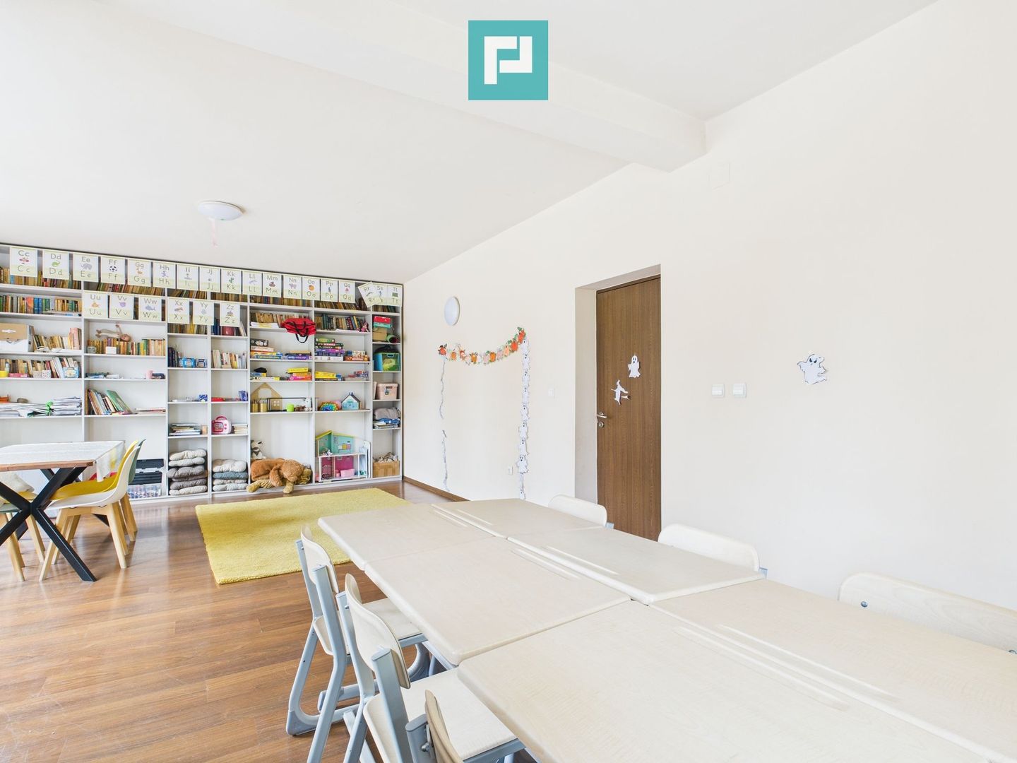 Casă  spațioasă cu 5 camere, Aradului - Poză 6