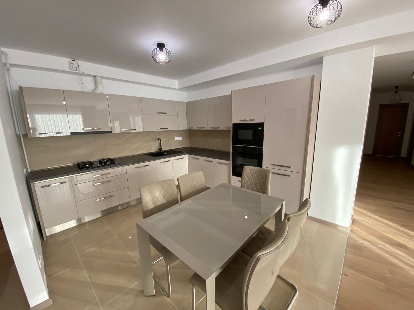 Apartament bloc nou 3 camere - parcare subterana - Poză 4