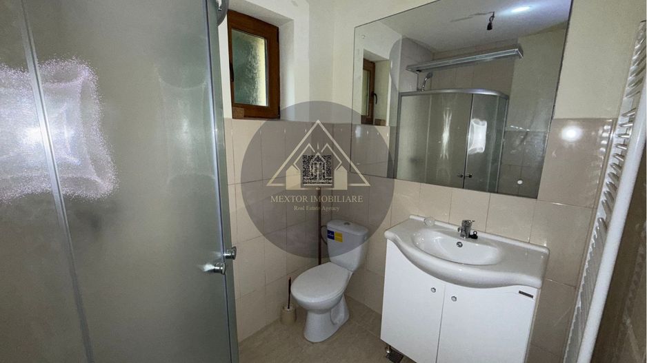 Casă nou construită în Centrul vechi Medias - Poză 9