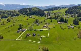 Fundata | Teren de vanzare | 7,656 mp + Cabane tip A Frame - Poză 2