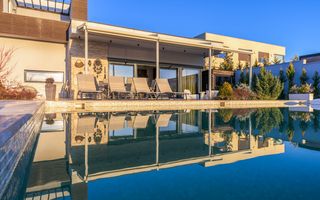 Vila Escapada | Piscină & Garaj pentru Barcă | Comision 0 - Poză 2