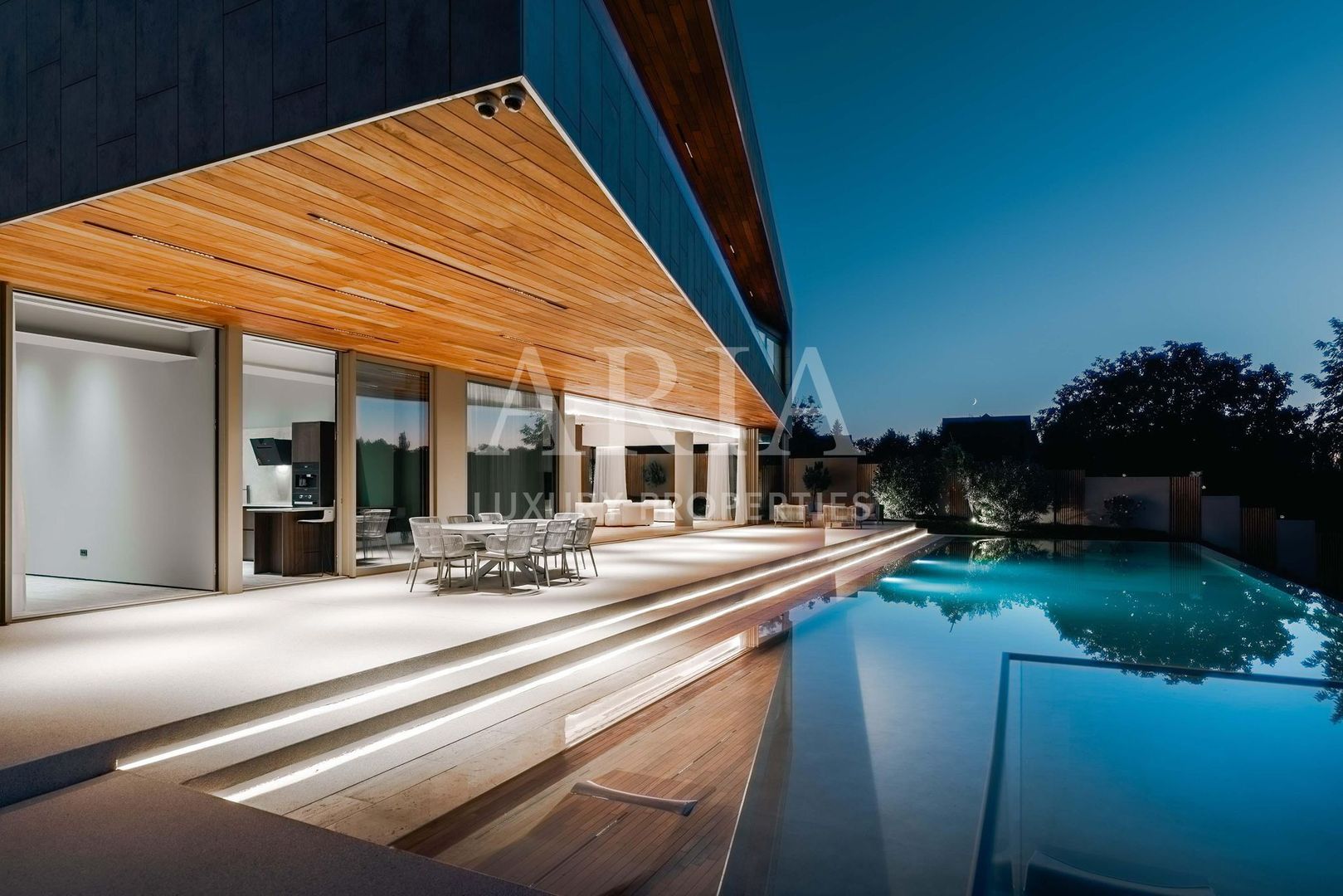 VILA FRONTLAKE SNAGOV – acolo unde arhitectura întâlnește libertatea - Poză 1