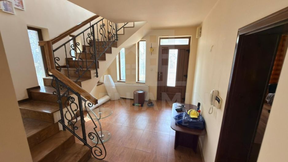 Vila eleganta in zona Ford– Confort si intimitate pe alee privata - Poză 19