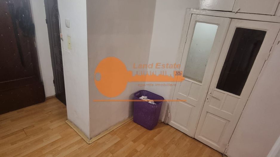 Apartament cu 3 camere in zona Crangasi - Poză 6