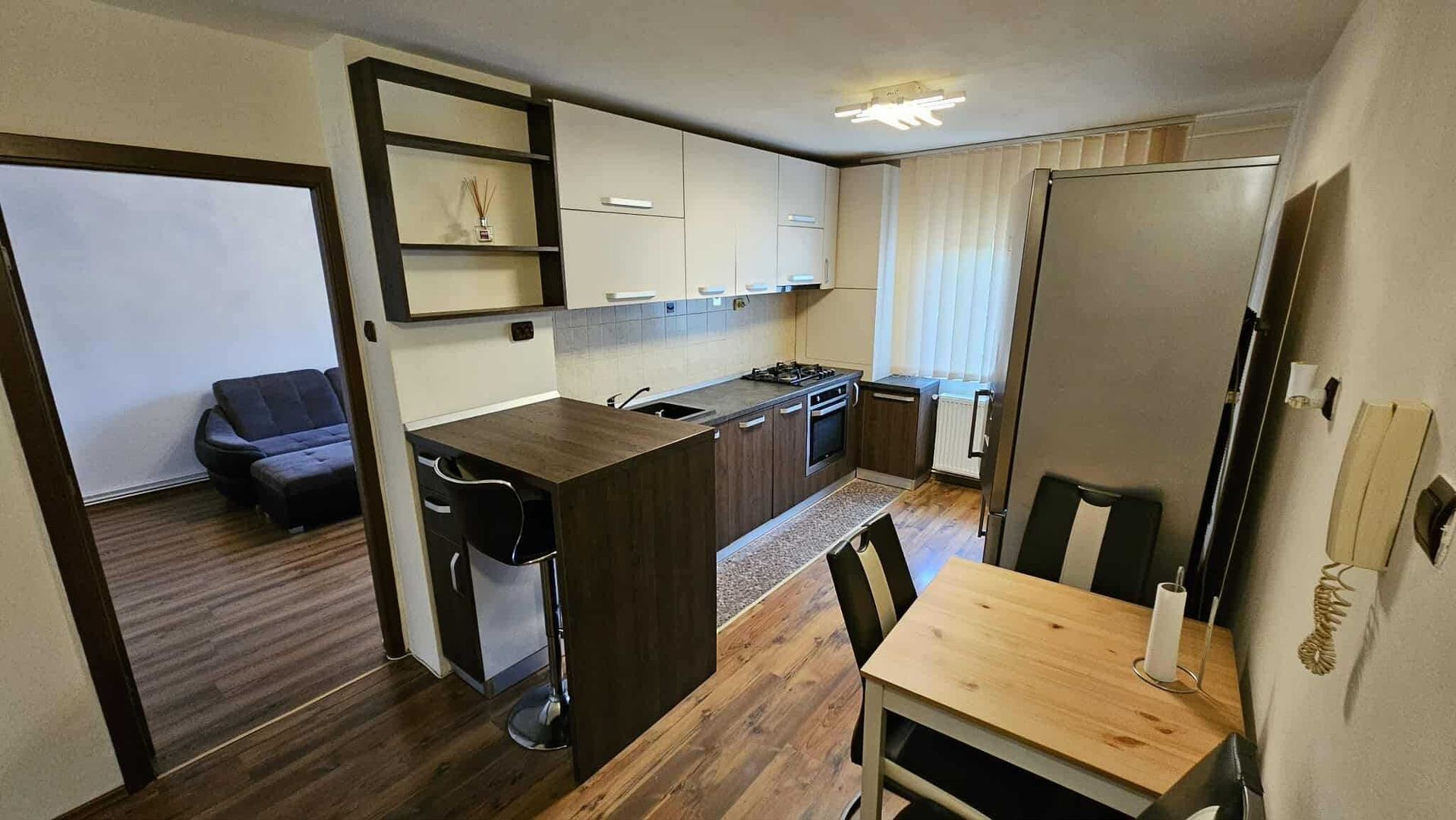 Soarelui | 3 Camere | Decomandat | Centrala proprie | 2 bai | - Poză 1