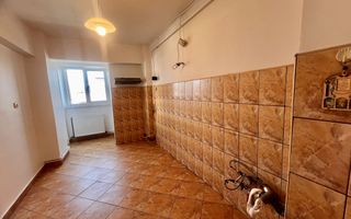 Apartament cu 3 camere  de vânzare – Calea lui Traian - Zona Nord - Poză 2
