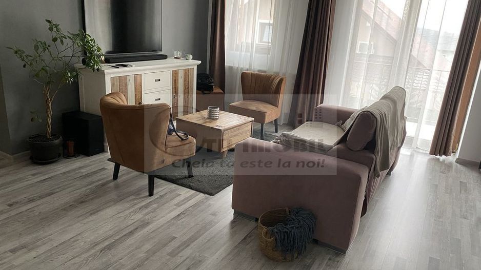 Apartament cu 2 camere, 61.6 mp - Zona 5 Drumuri - loc de parcare ! - Poză 2