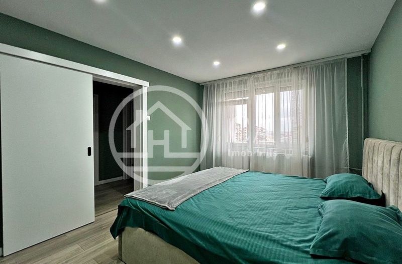 Apartament de vânzare cu 2 camere în zona Rogerius, Oradea - Poză 2