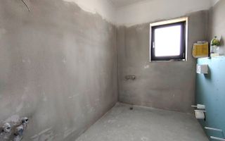 Casa Sibiu -  4 camere, 2 bai, curte - Poză 13