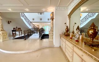 Impressive Villa *1500 SQM usable* 2613 SQM land / Open to the lake - Poză 13