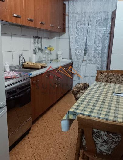 Apartament de inchiriat Azuga,  mobilat, utilat, curat, 300 lei / zi - Poză 1
