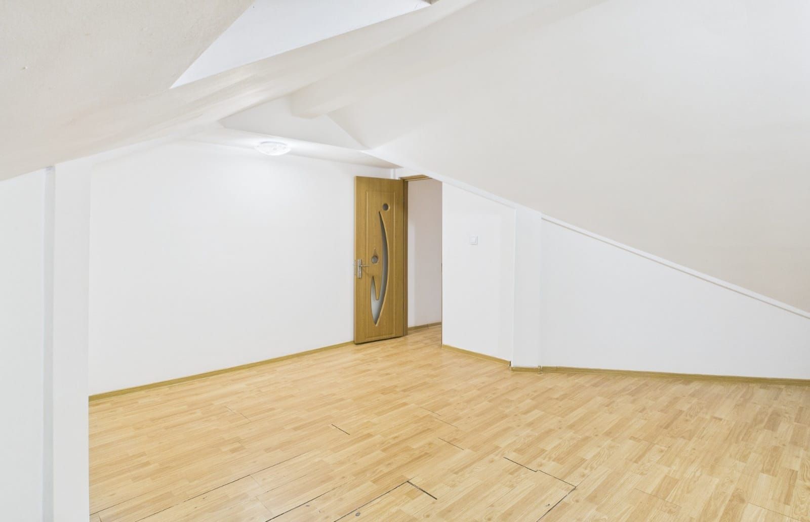 Apartament 1 cameră cu balcon și pod compartimentat | Dâmbovița, Timiș - Poză 11