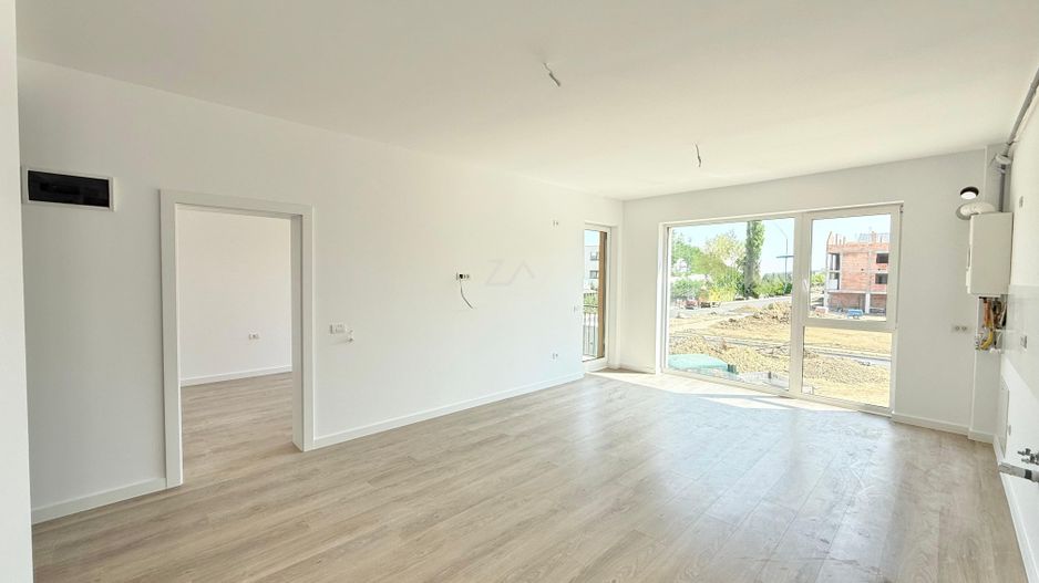 Comision 0! Etaj 1. Oras - Poză 1