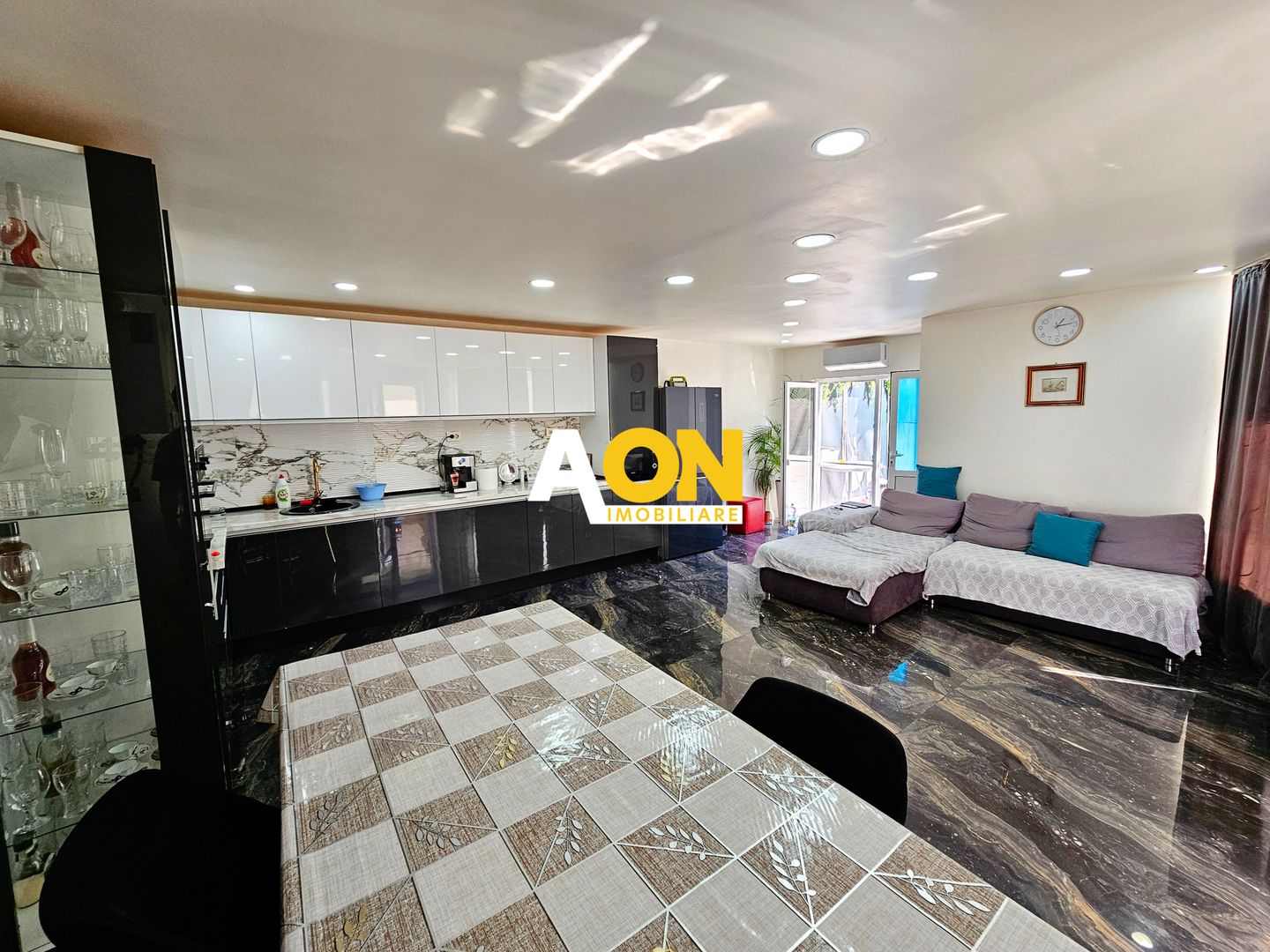 Casa 3 camere, mobilata, utilata, 600 mp teren, zona Prefectura - Poză 10