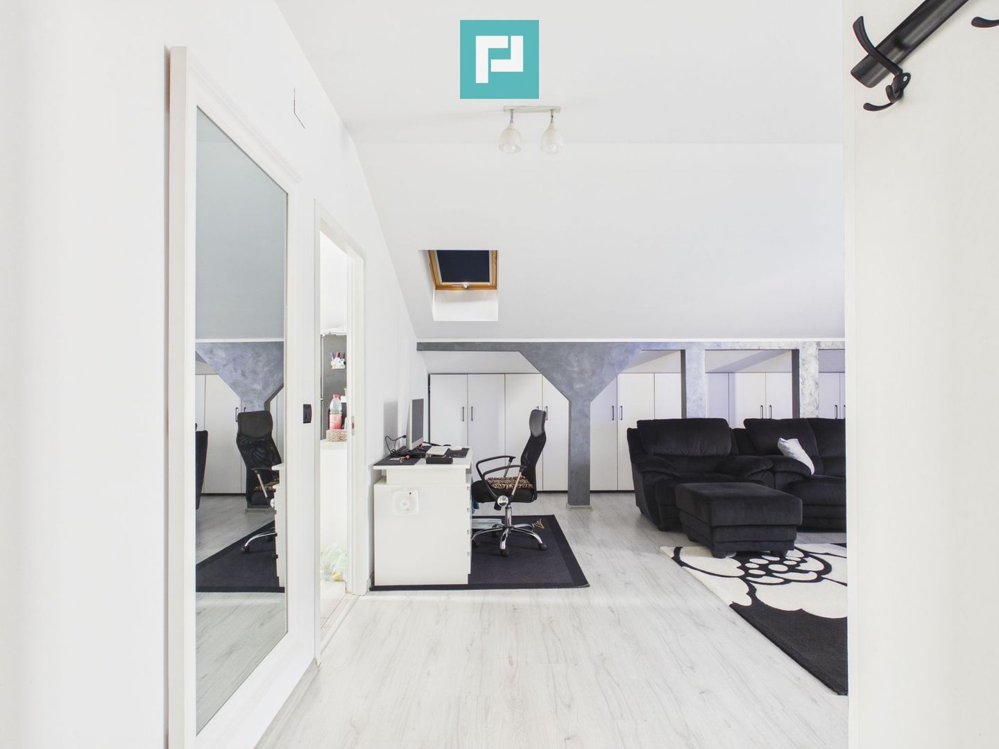 Apartament spațios tip penthouse - Poză 14