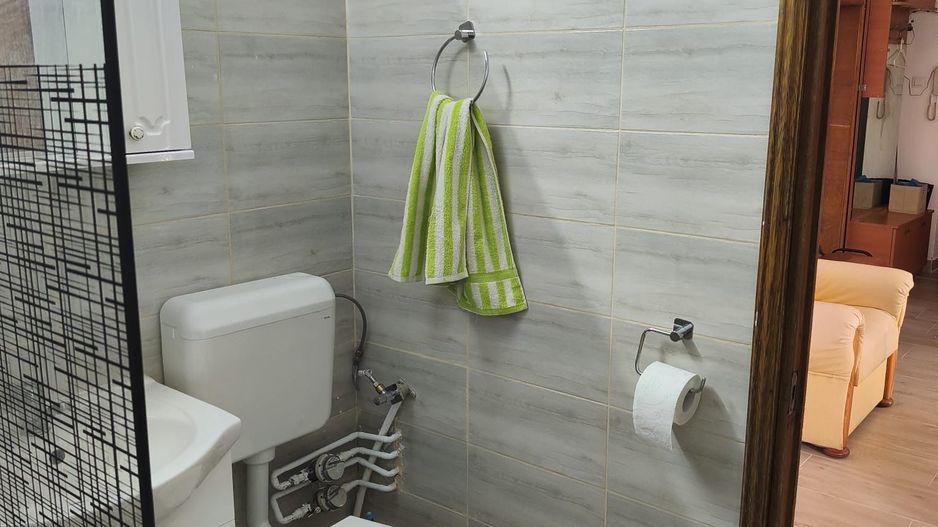 Apartament cu trei camere de vanzare, Piata Muncii, 231.000€ negociabil - Poză 9