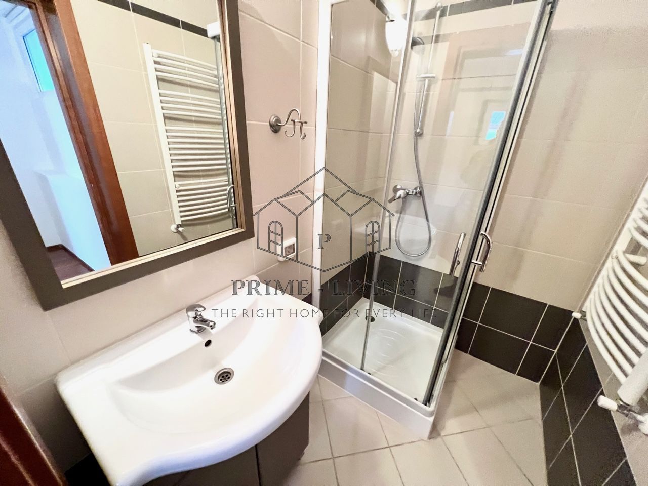 VILA CU 5 DORMITOARE LA INCHIRIERE IN COMPLEX REZIDENTIAL - Poză 5