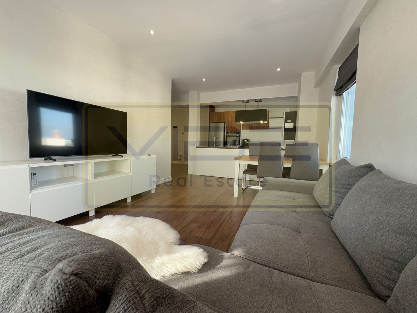 Apartament 2 camere + posibilitate 2 locuri parcare Copou - Royal Town - Poză 2
