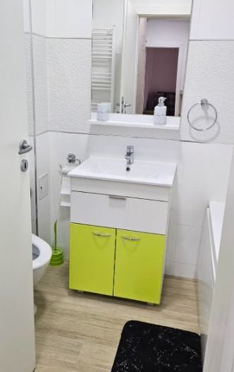 Apartament 2 camere Otopeni central | bucătărie închisă, parcare - Poză 5