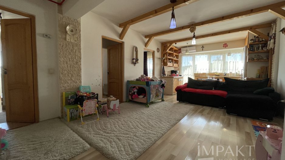 Apartament cu 3 camere spre vanare in zona Baciu! - Poză 1