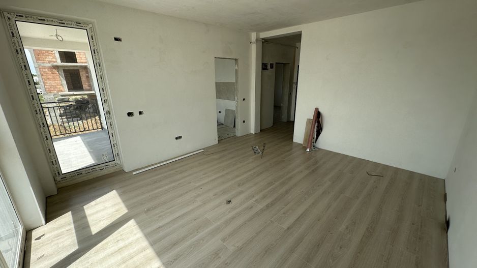 Apartment bloc nou cu lift si loc de parcare inclus - Poză 1