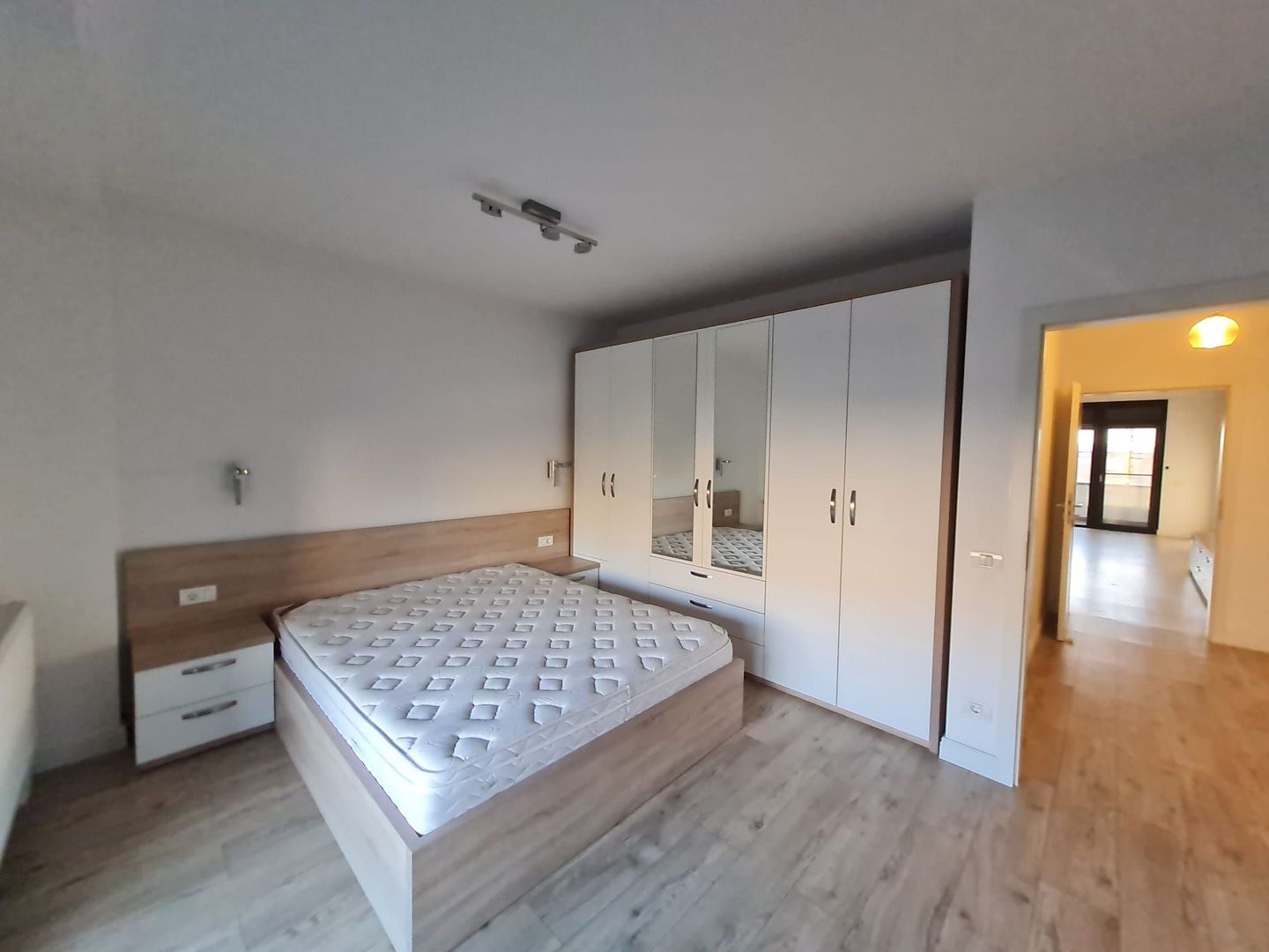 Apartament generos 4 camere zona Elisabetin - Poză 3
