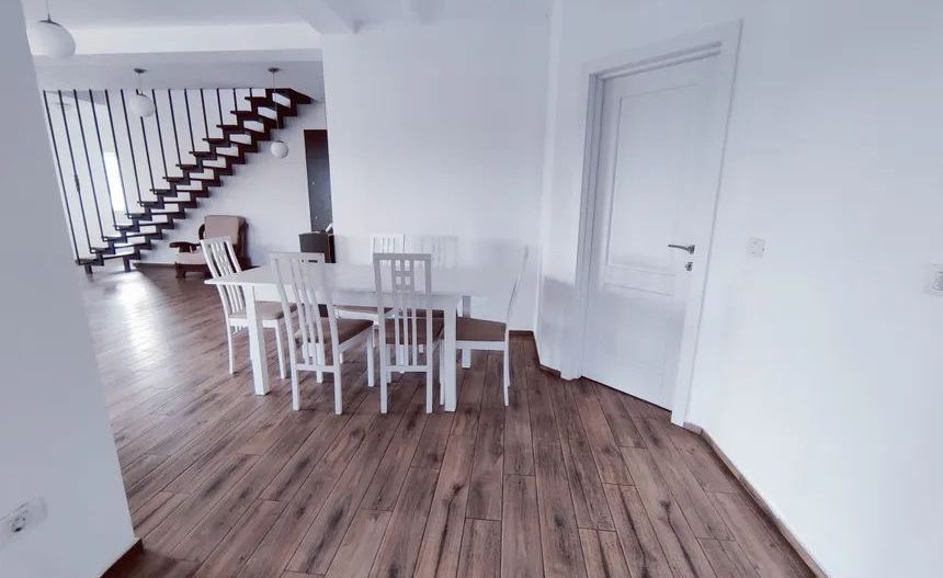 Vilă cu terasă de vis, mansardă cochetă și confort deplin I Sacalaz - Poză 4