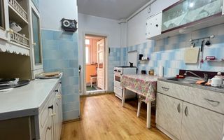 Apartament 3 camere – Etaj 2/4 – Zona de jos - Poză 5