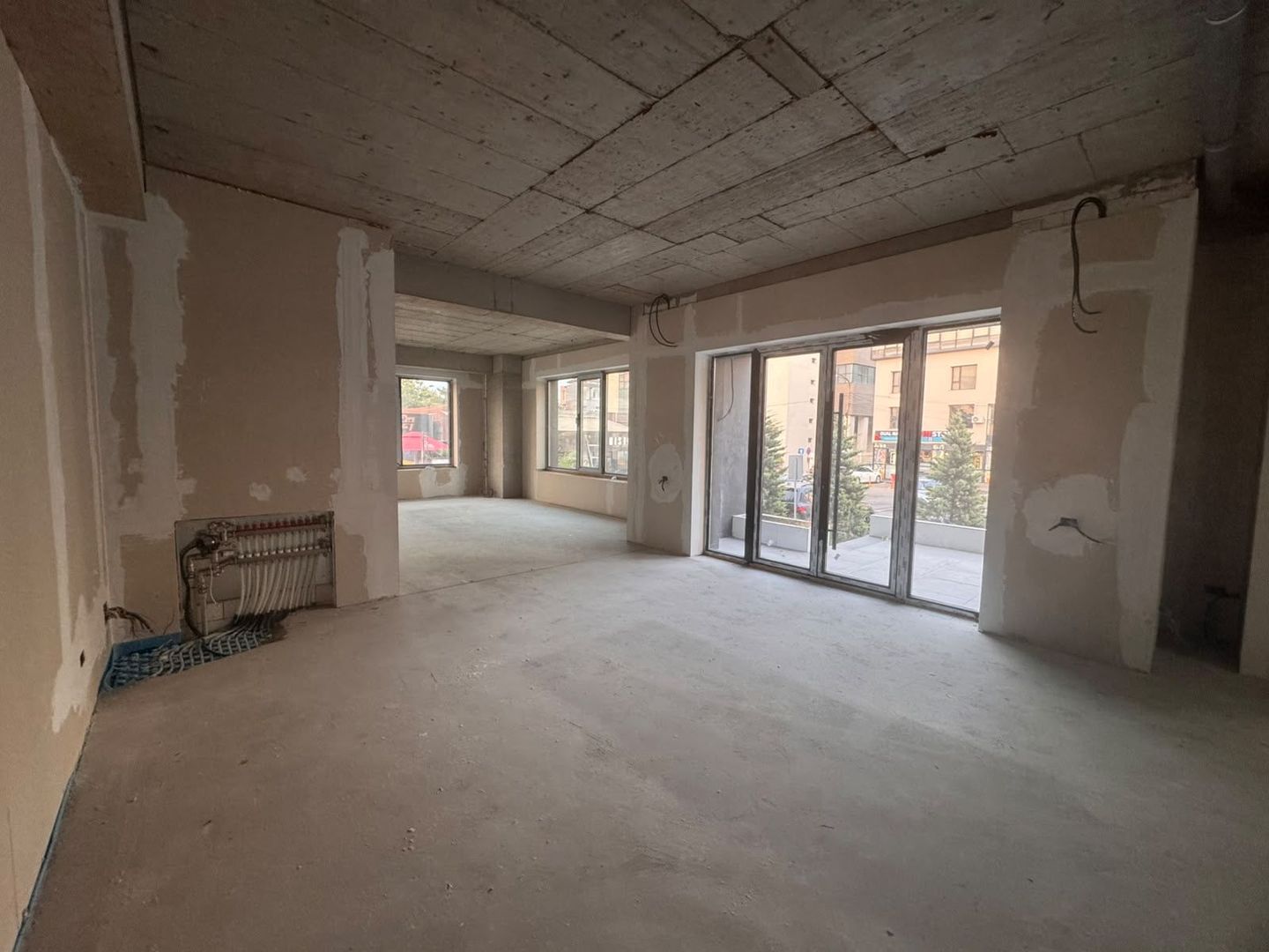Spațiu comercial ultracentral - prima inchiriere - Poză 2