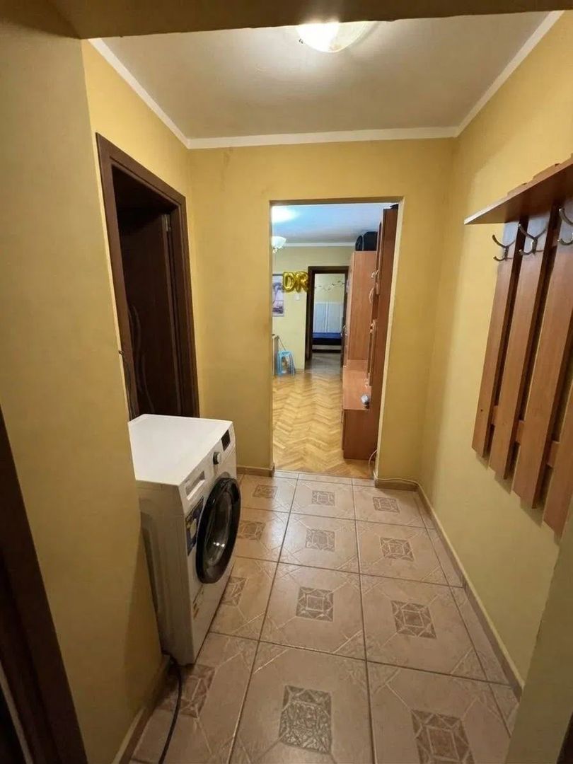 Apartament 3 camere Complexul Studentesc - Poză 1