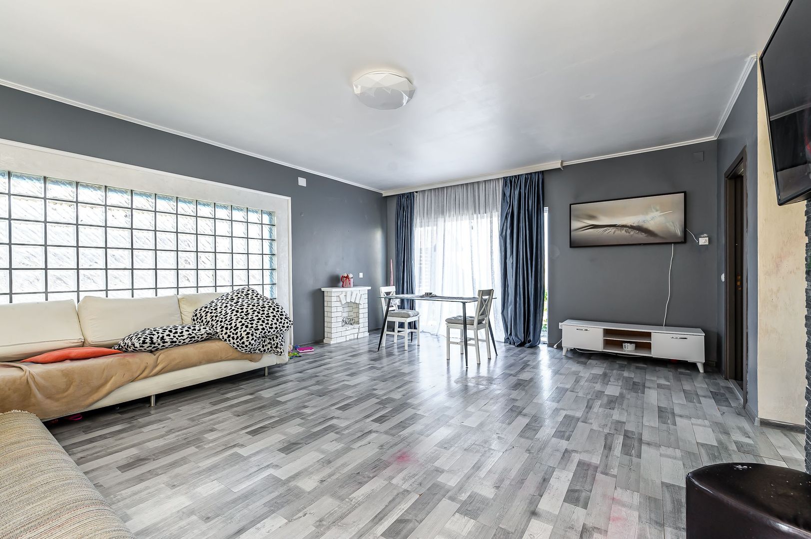 Casă cu 4 camere în cartier Europa, Vladimirescu. - Poză 3