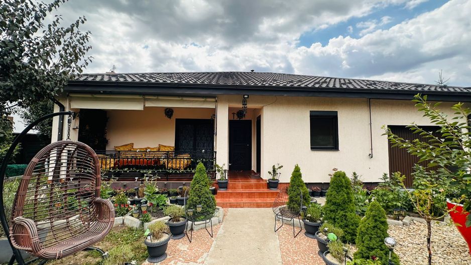 Parter cu structură pentru etaj, curte amenajată și organizare impeca - Poză 4