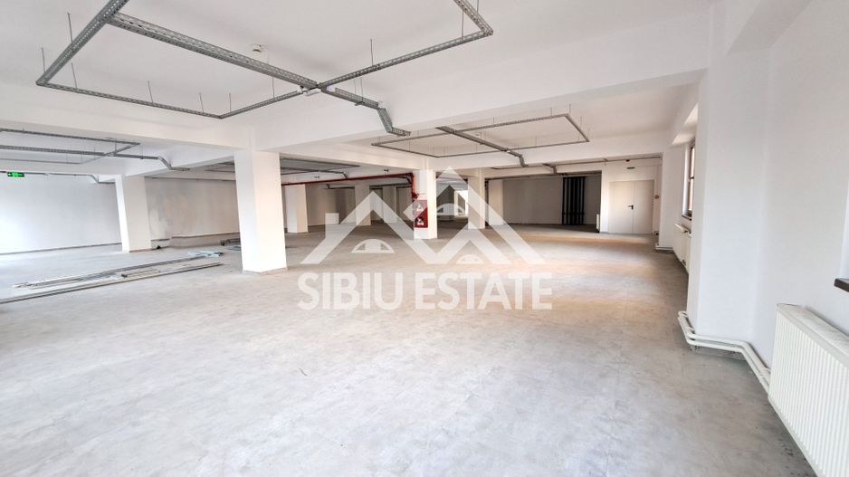 Spatiu comercial 600 mp vitrine la strada, dublu acces - Poză 2