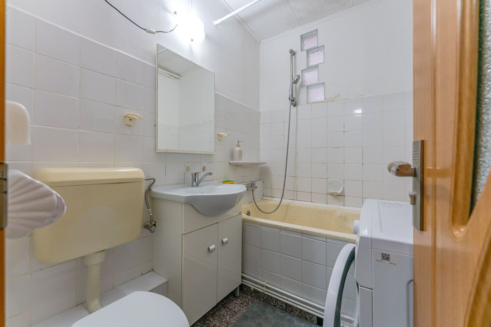 Garsoniera mobilata cu loc de parcare - Poză 6