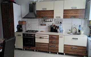 Casă tip cvadruplex | 3 camere | Zăvoi | Curte generoasă 220 mp - Poză 1