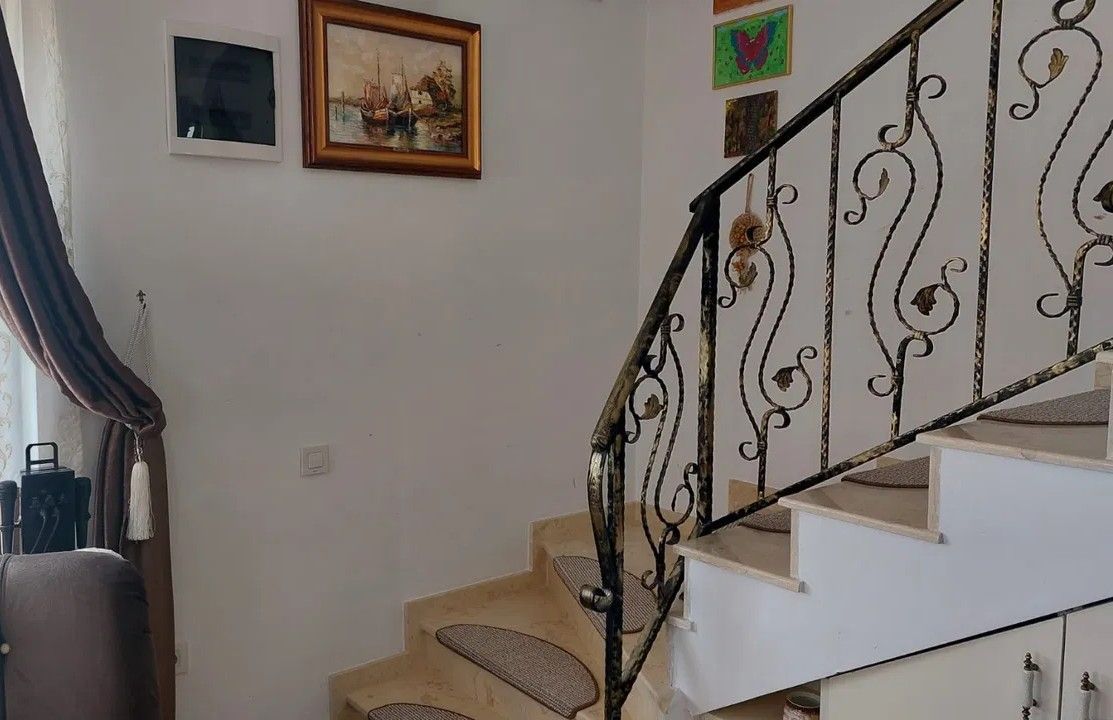 Vila de inchiriat in Tunari | Confort, eficienta si atmosfera calda! - Poză 2