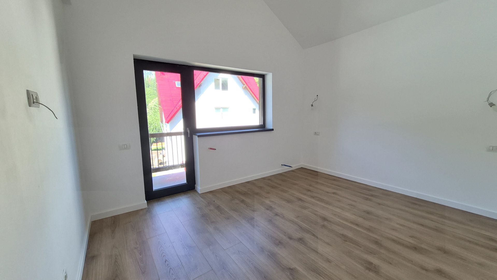 Apartament cu 4 camere 125 mp (4 garsoniere) la cheie + 60 mp pod - Busteni - Poză 7