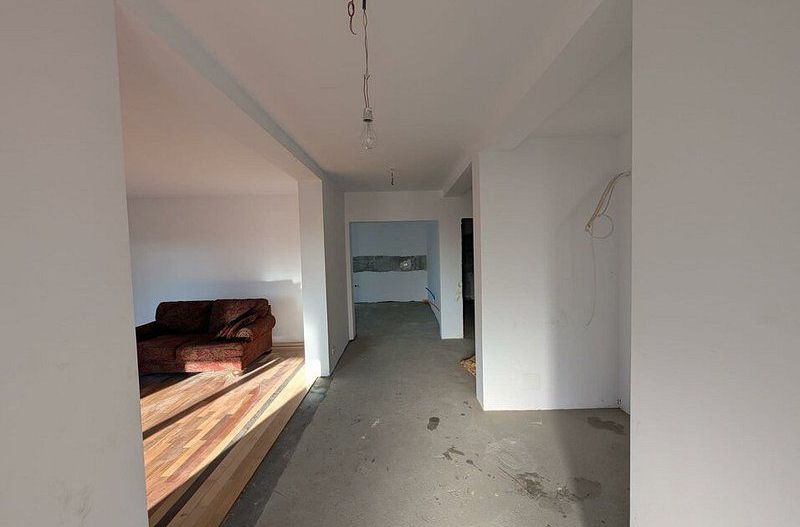 Casă Spațioasă 242 mp Utili și 600 mp Teren – Dragomirești-Deal - Poză 17